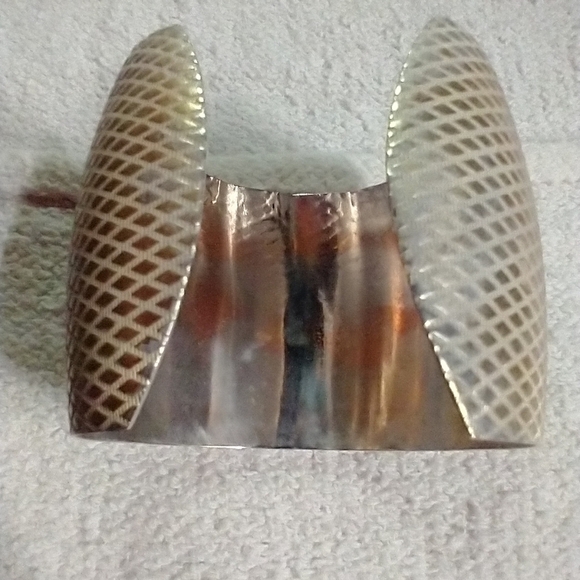 Super wide textured goldtone cuff bracelet runway statement - Picture 3 of 4